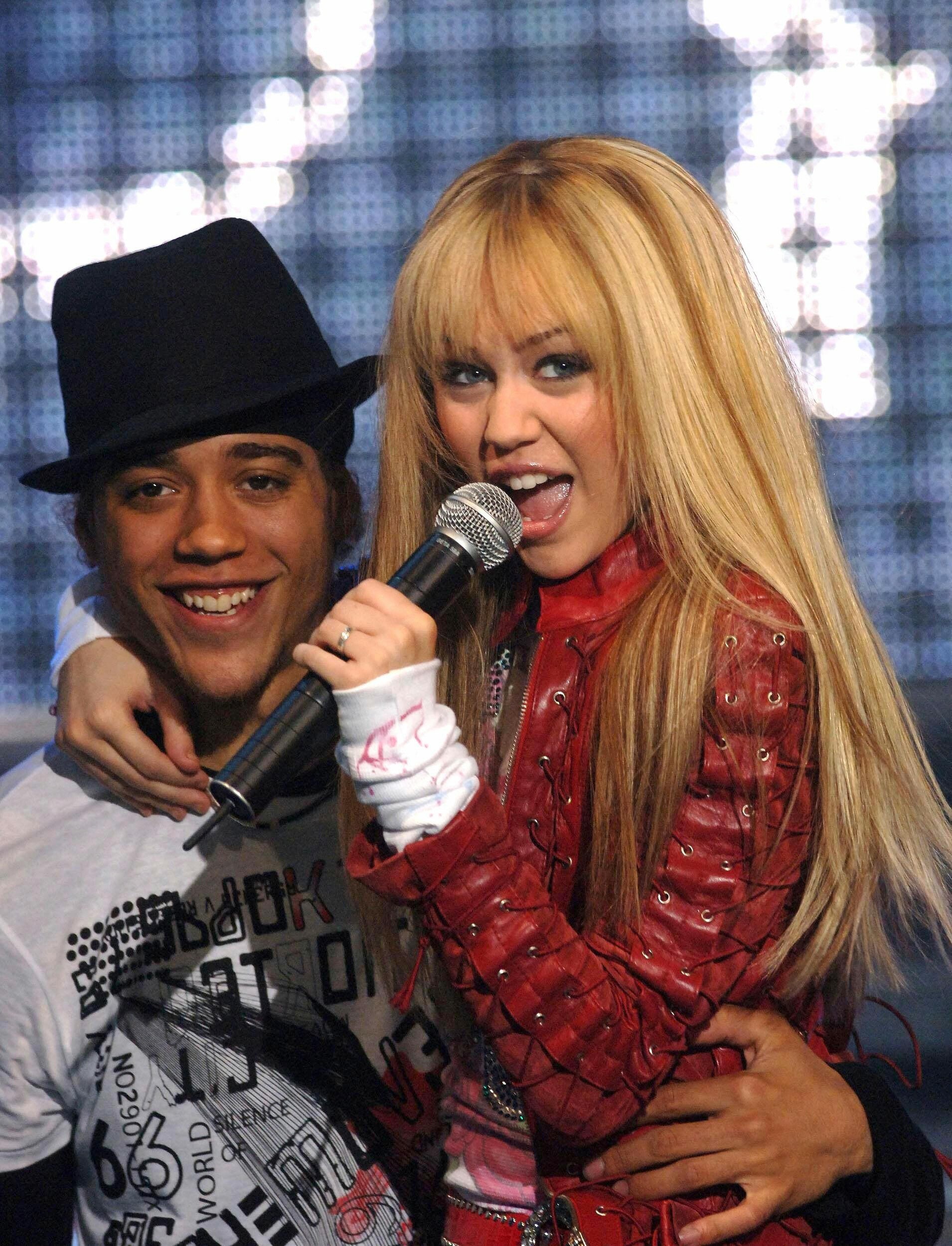 miley-cyrus_com-hannahmontanalive-london2007-c001.jpg