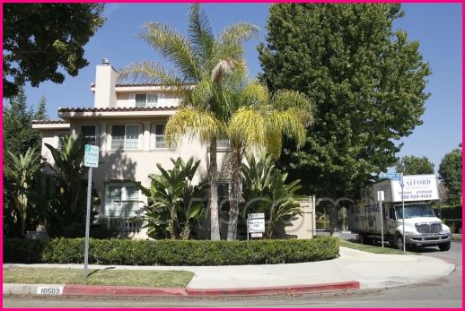 Demi-Lovato-House-For-Sale.jpg